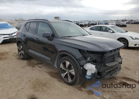 2021 Volvo Xc40 Recharge z USA, uszkodzony, nr VIN YV4ED3UR0M2542288
